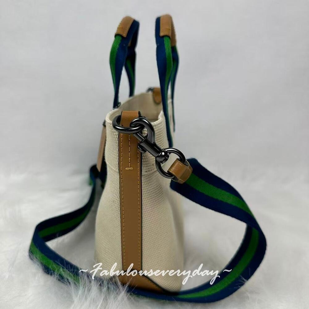 Coach Tote Crossbody Bag 20 With Coach Graphic In Canvas/Natural Multi CBK29 NWT - Picture 3 of 9